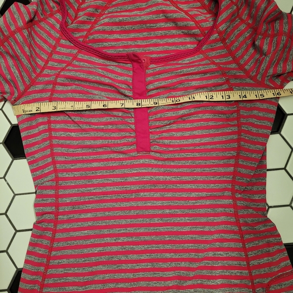 Lululemon henley - Picture 5 of 6